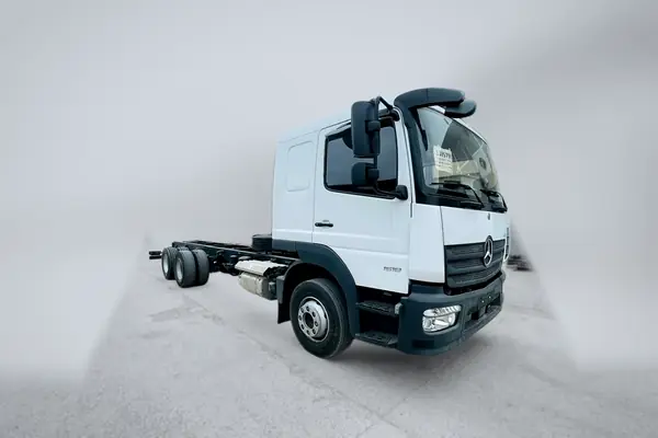 Mercedes-Benz Atego · instalación de eje adicional